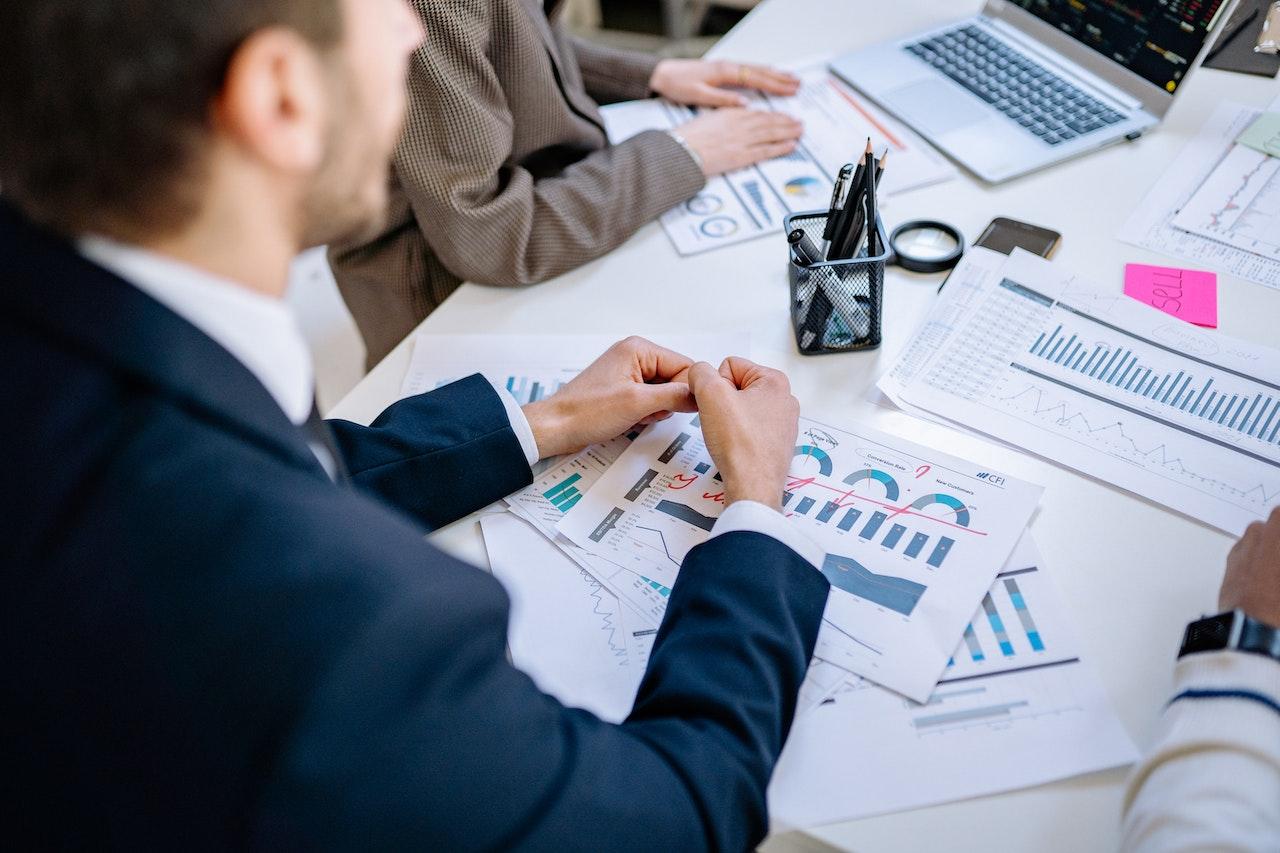 El estrés financiero afecta a tus colaboradores:  ¿cómo puedes ayudar?